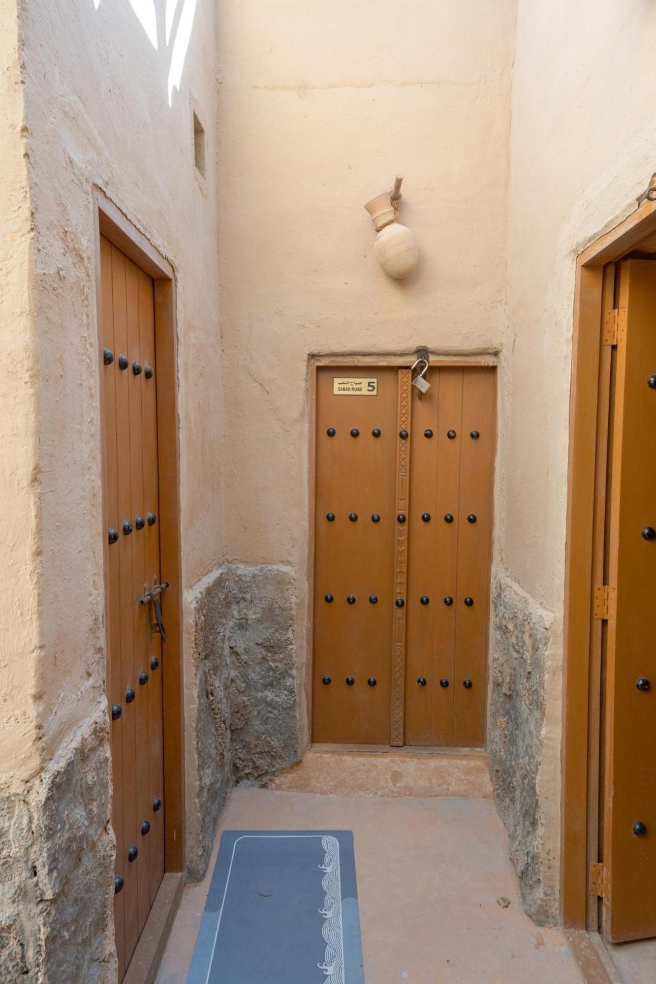 بيت نُزل السلام Bait Salam Inn Al Ḩamrāʼ 外观 照片
