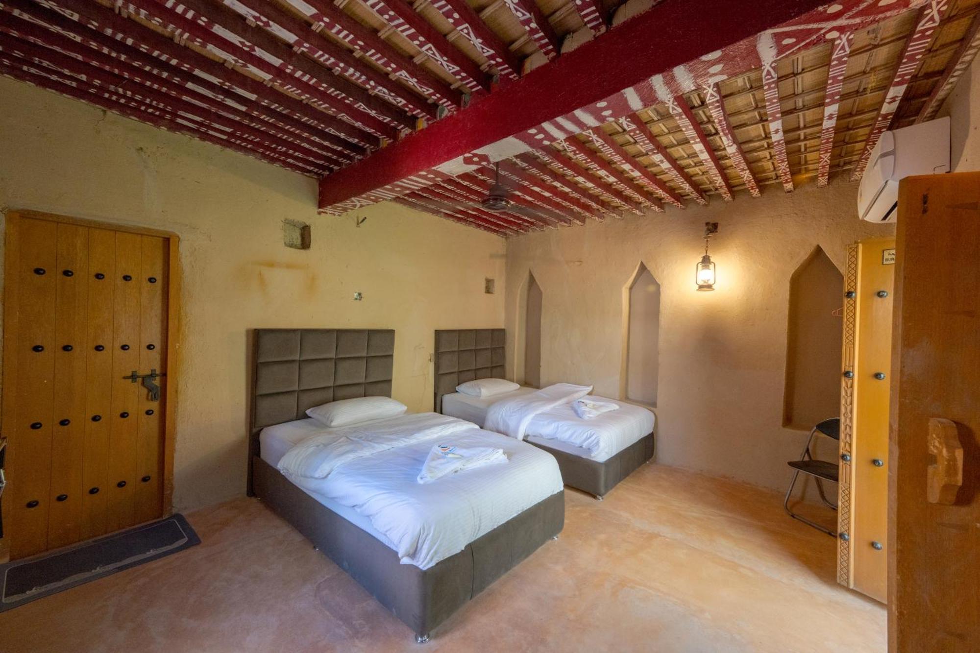 بيت نُزل السلام Bait Salam Inn Al Ḩamrāʼ 外观 照片