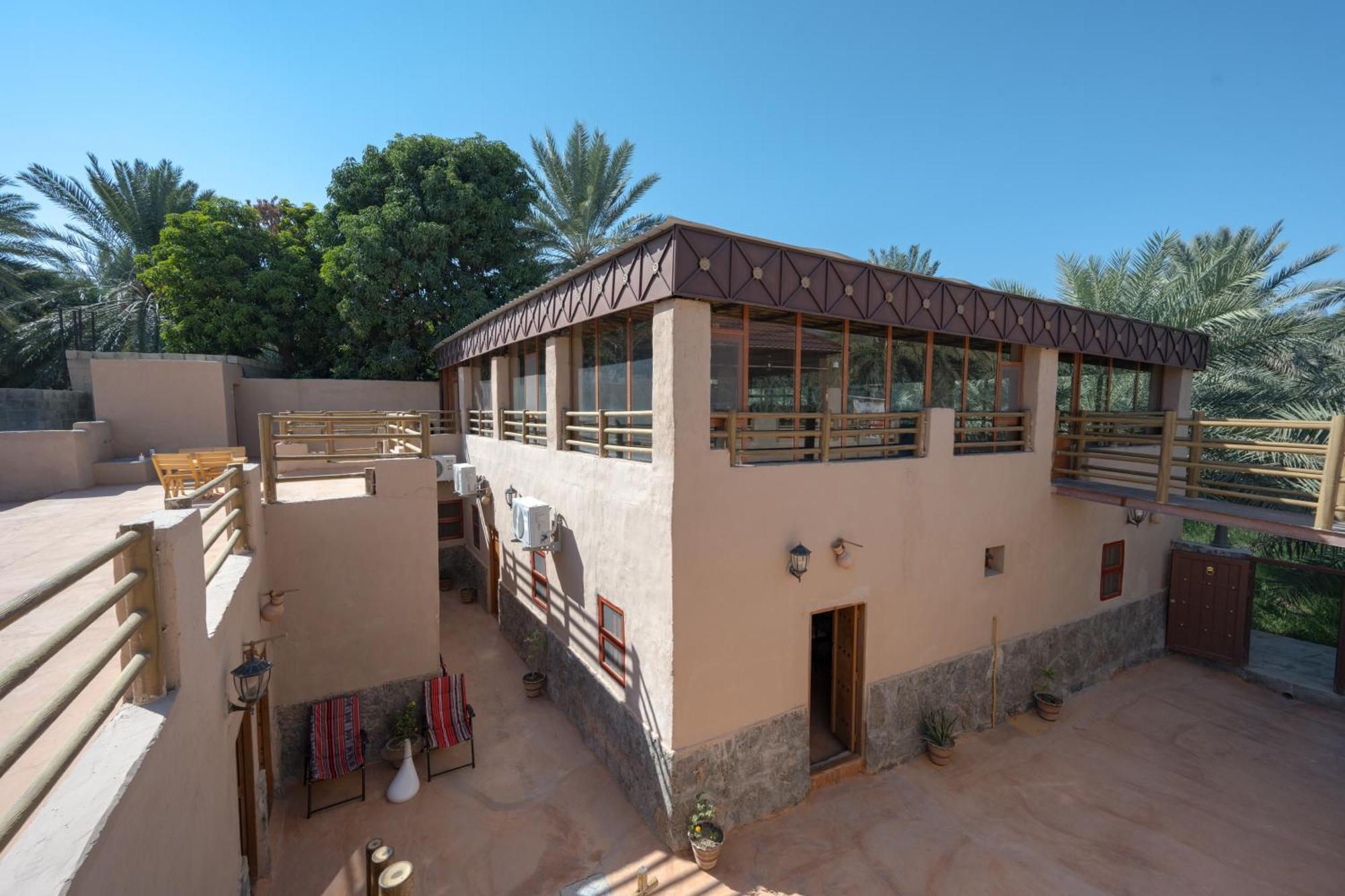 بيت نُزل السلام Bait Salam Inn Al Ḩamrāʼ 外观 照片