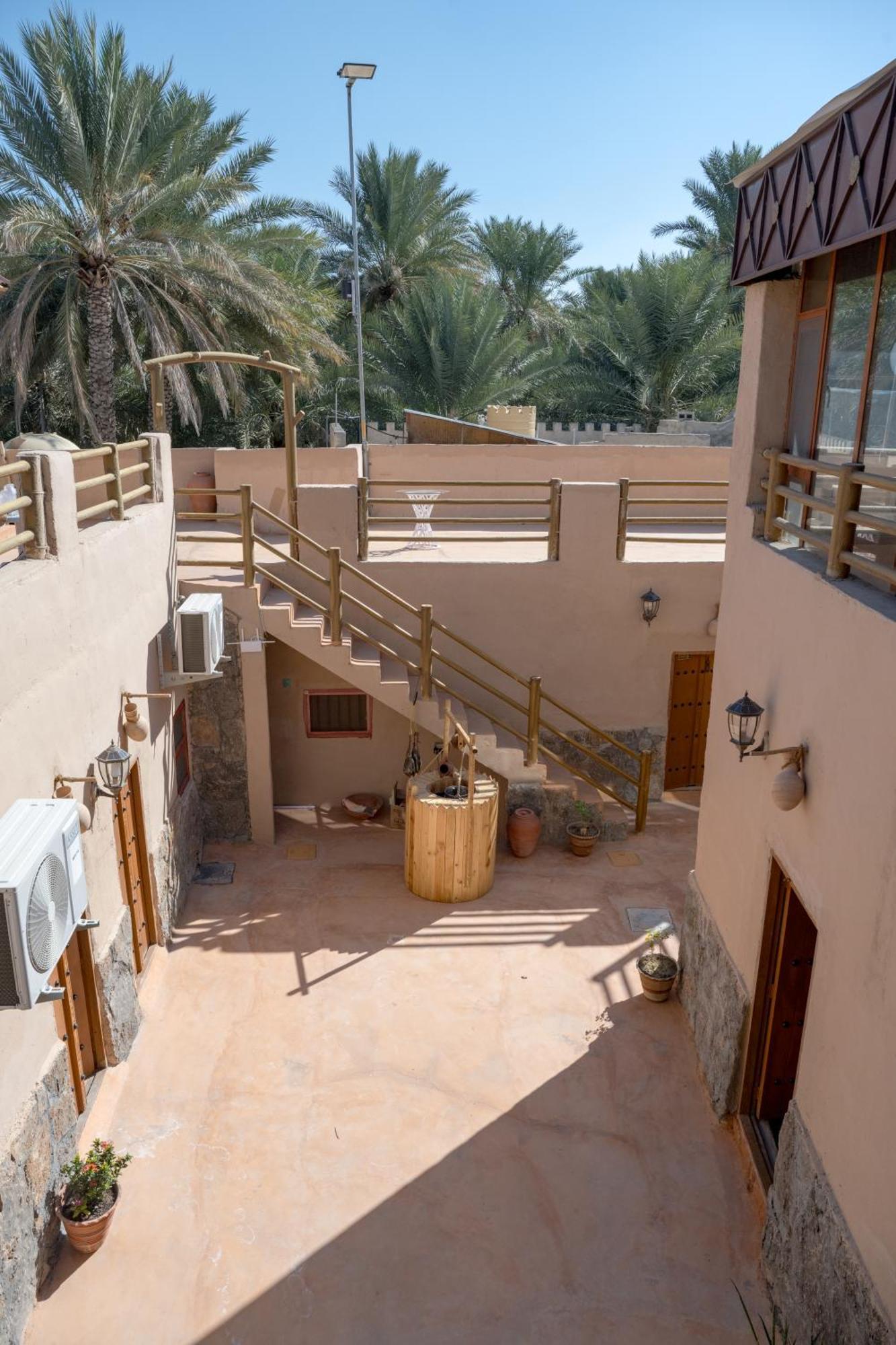 بيت نُزل السلام Bait Salam Inn Al Ḩamrāʼ 外观 照片