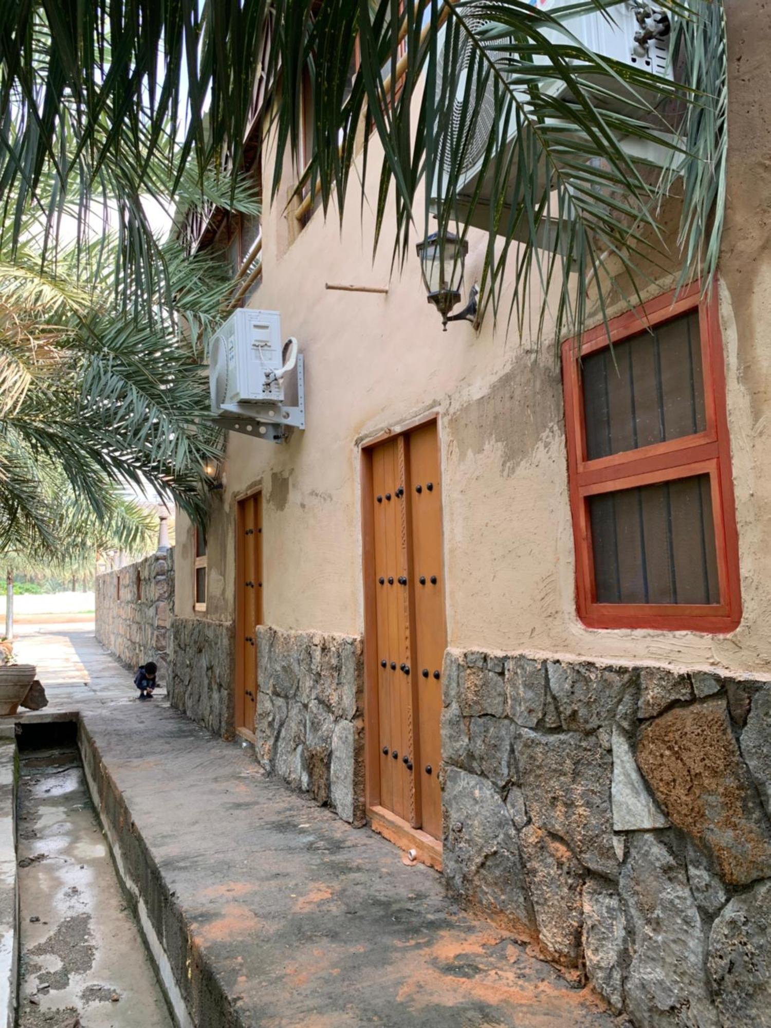 بيت نُزل السلام Bait Salam Inn Al Ḩamrāʼ 外观 照片